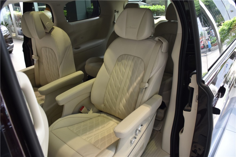 别克GL8 2025款 陆尊 尊享版 别克GL8 2025款 陆尊 尊享版