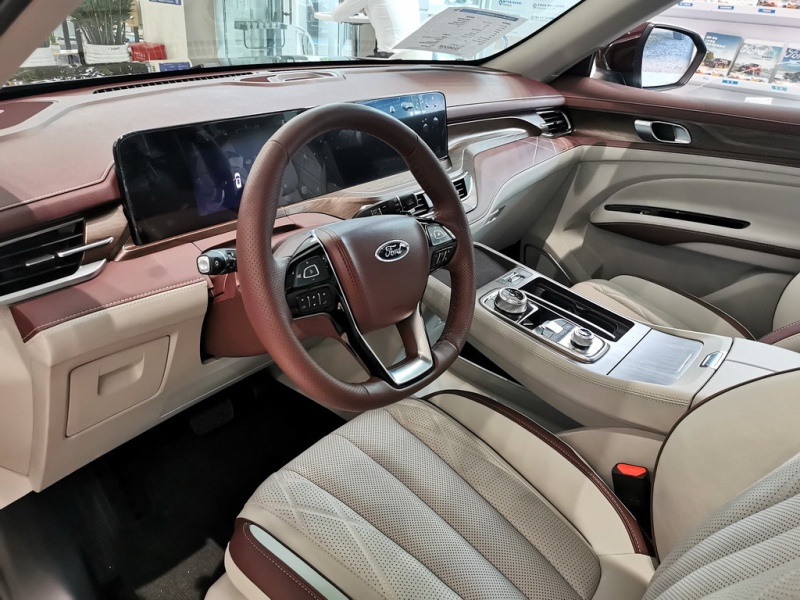  领裕 2023款 EcoBoost 225 铂领型 7座（2/2/3）