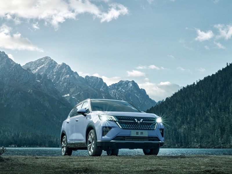 五菱星辰 2021款 1.5T 手动星动版