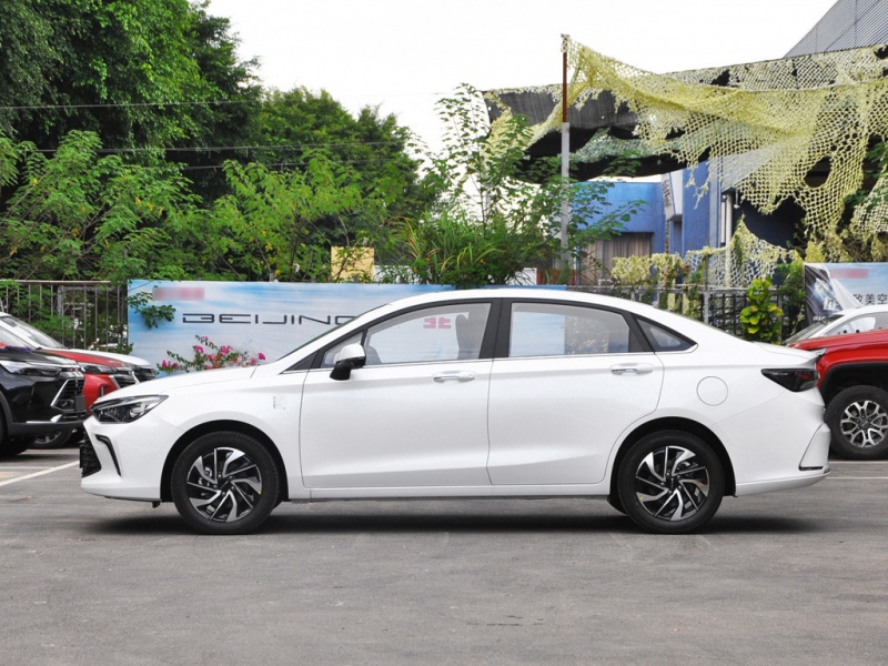 北京U5 PLUS 2023款 1.5L CVT豪华版