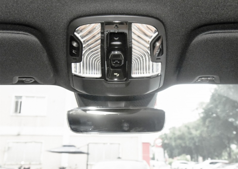 领克09 EM-P 2024款 2.0TD EM-P 四驱PRO 七座  领克09 EM-P 2024款 2.0TD EM-P 四驱PRO 七座