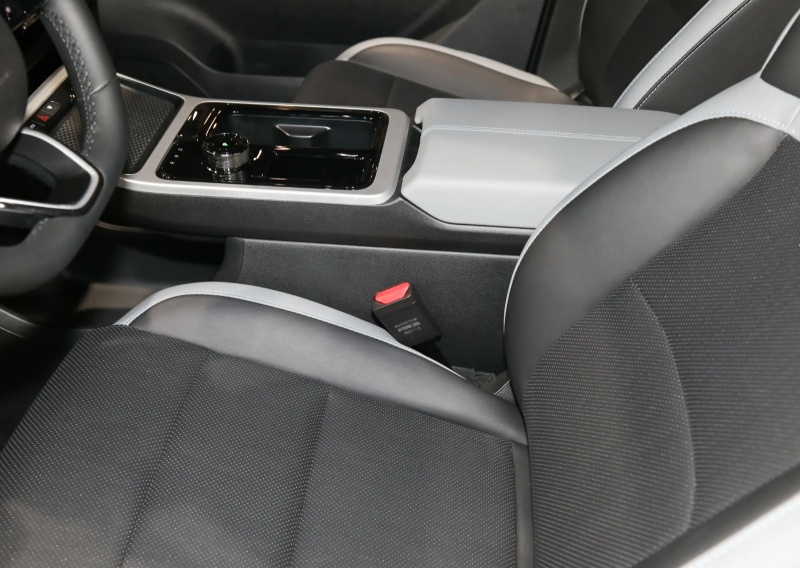 合创Z03 2022款 510km 潮智版 135kW 63.98kWh  合创Z03 2022款 510km 潮智版 135kW 63.98kWh