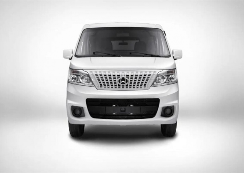 长安睿行EM60 2023款 纯电动客车4525车长平顶背掀门7座60kW 38.7kWh