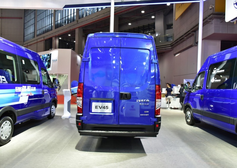 依维柯欧胜新能源 2023款 运瑞 88.1kWh长轴高顶 手动门