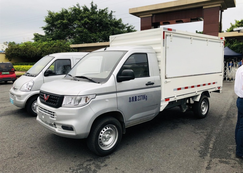 五菱荣光新卡专用车 2023款 2.0L双排加长双后轮翼开启