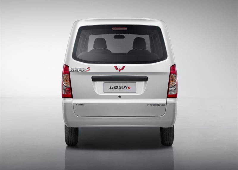 五菱荣光S 2023款 1.5L 基本型封窗车 2座