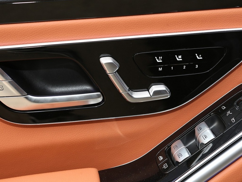 奔驰S级 2025款 S 400 L 豪华型 奔驰S级 2025款 S 400 L 豪华型