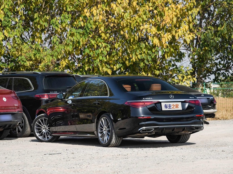 奔驰S级 2025款 S 500 L 4MATIC 匠心高定版