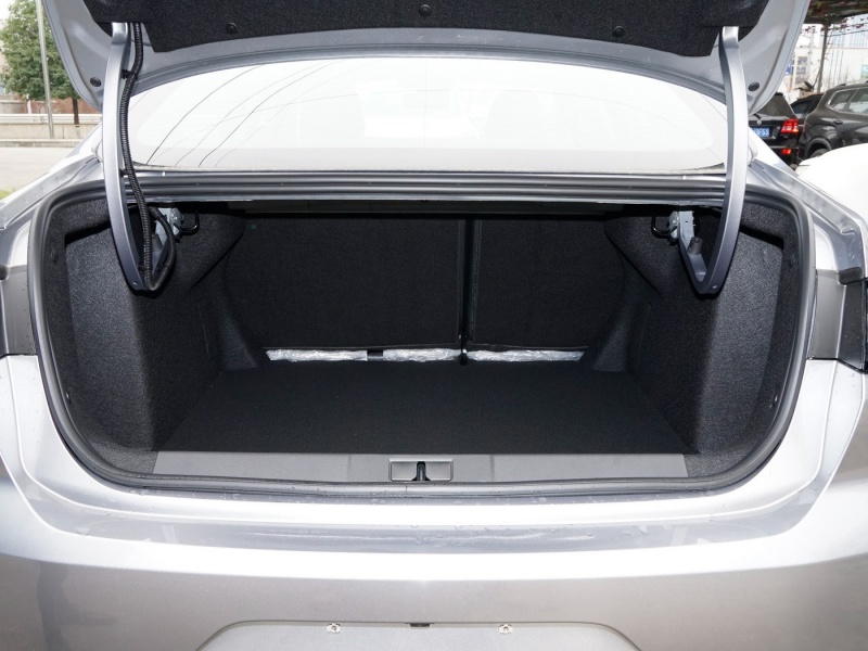 标致408 2024款 360THP 龘龘款 罗曼尼版 标致408 2024款 360THP 龘龘款 罗曼尼版