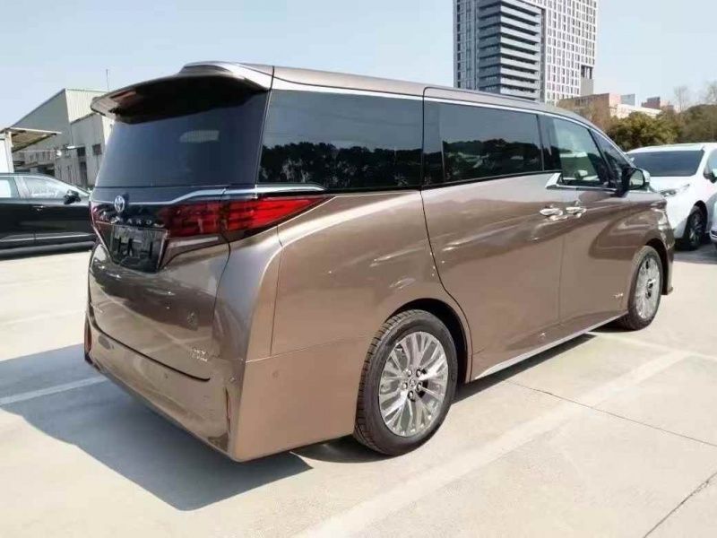 埃尔法 2025款 双擎 2.5L 臻享黄金版