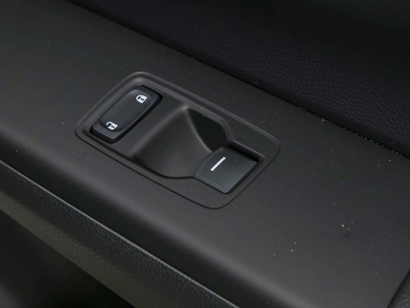 本田CR-V 2026款 全球30年荣耀款 2.0L e:HEV 两驱智享版 本田CR-V 2026款 全球30年荣耀款 2.0L e:HEV 两驱智享版