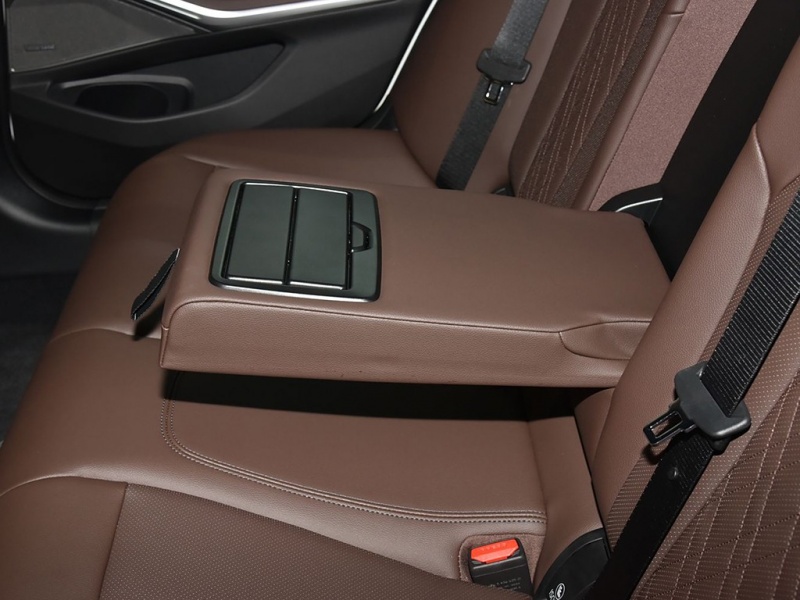 宝马3系 2025款 330Li 50周年限量版长轴距版 宝马3系 2025款 330Li 50周年限量版长轴距版