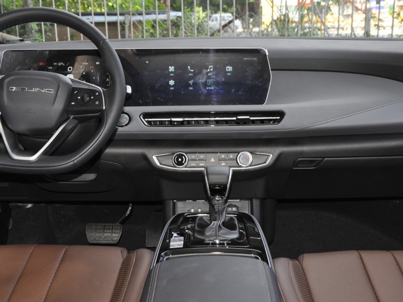  北京U5 PLUS 2023款 1.5L CVT尊贵版