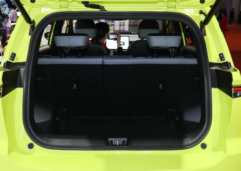  合创Z03 2022款 620km 潮酷版 160kW 76.8kWh