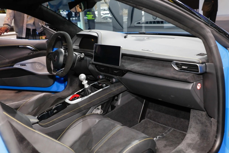  EMIRA 2022款 3.5T V6 手动 First Edition