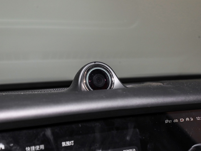  岚图FREE 2025款 318 318km 后驱环游版
