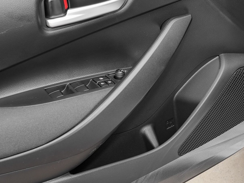  雷凌 2024款 智能电混双擎 1.8L 领先版