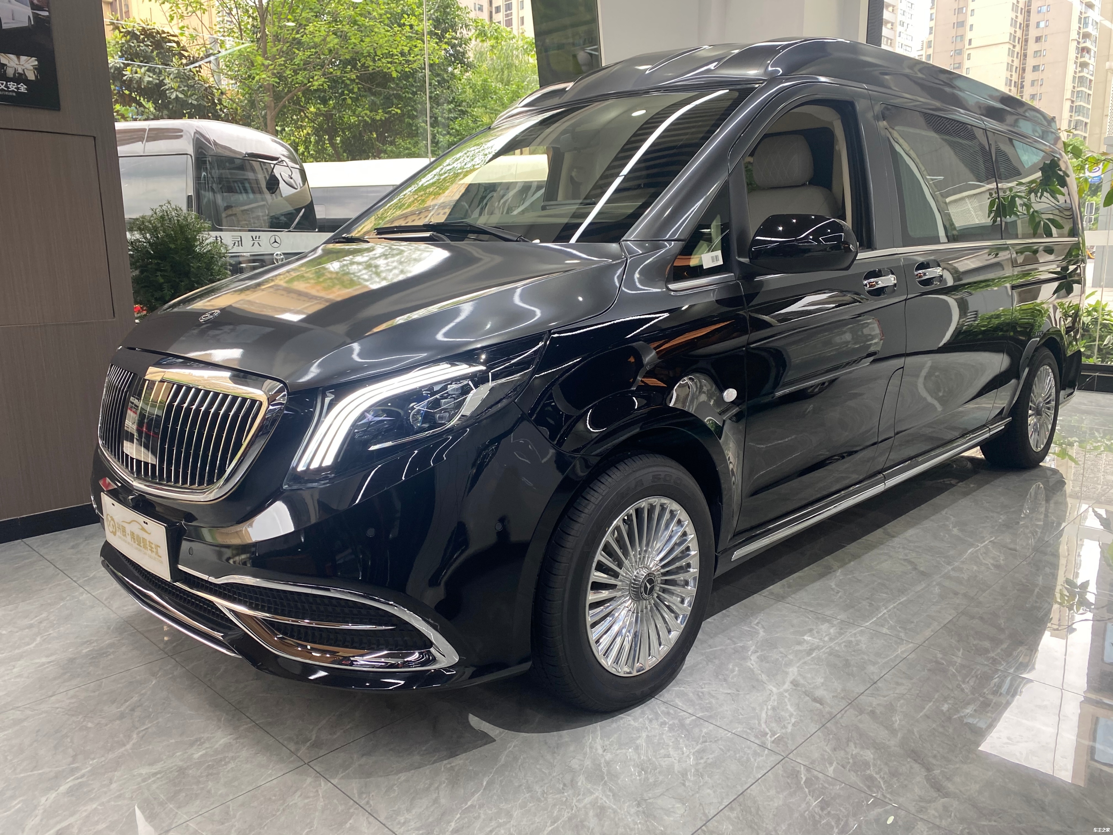 全新奔驰vs780全隔断，黑银双拼商务车，就是要来点儿不一样的
