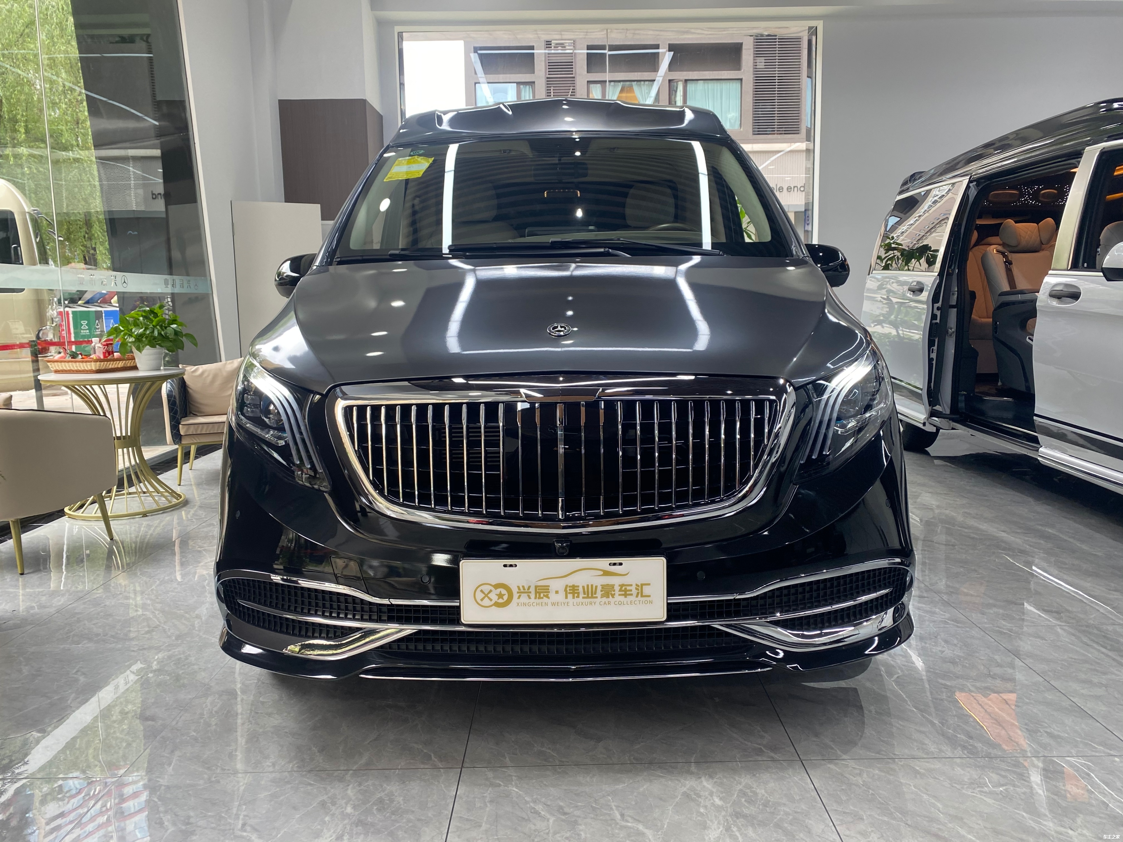 全新奔驰vs780全隔断，黑银双拼商务车，就是要来点儿不一样的