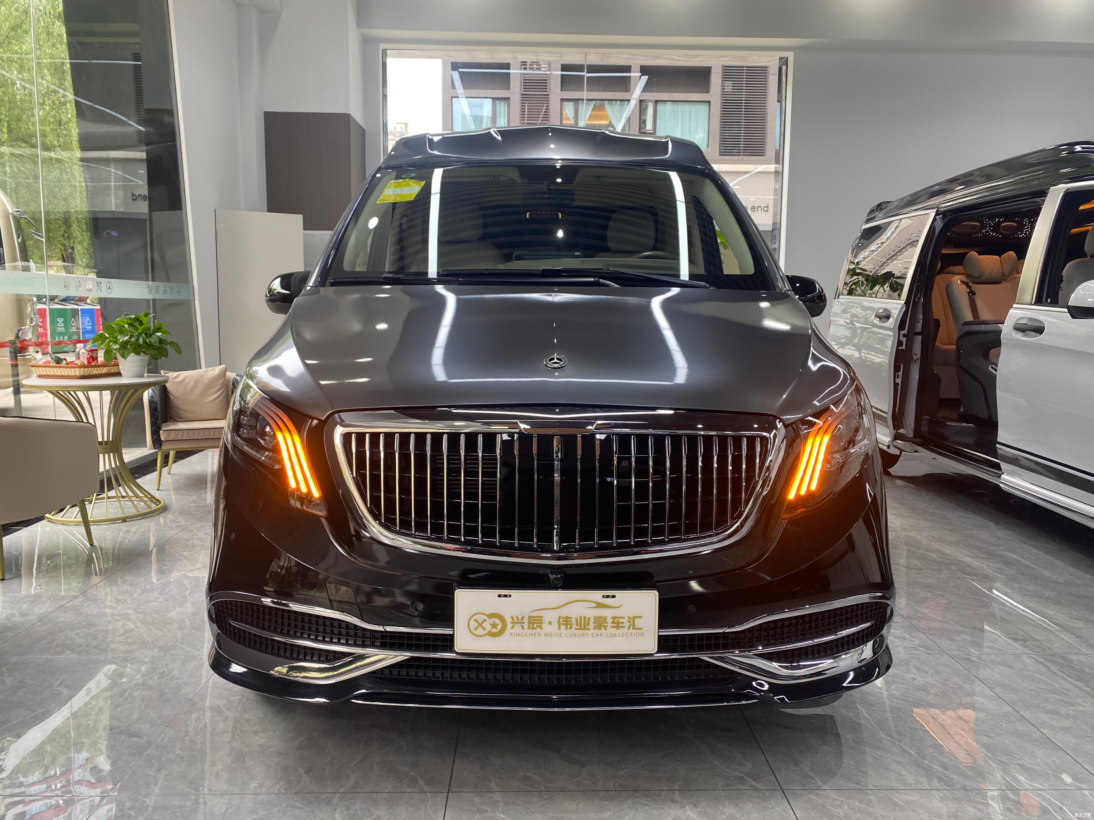 全新奔驰vs780全隔断，黑银双拼商务车，就是要来点儿不一样的