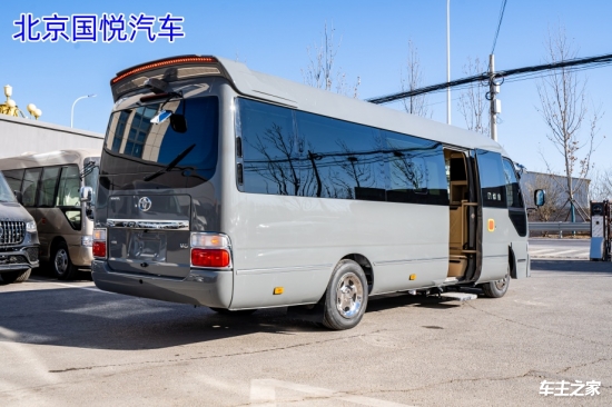 2026款凯萨皇冠丰田考斯特12座定制版商务车河北落地价多少钱