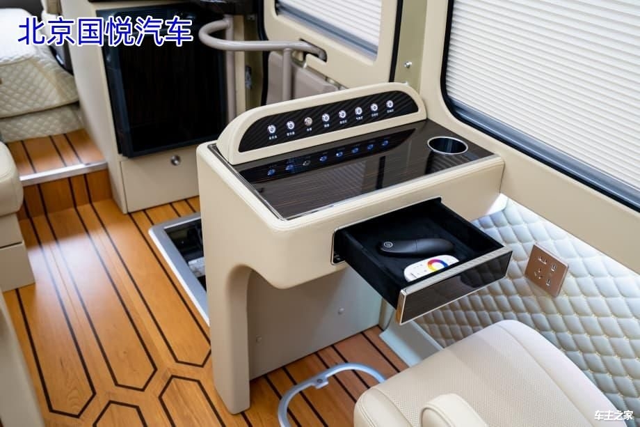 丰田考斯特16座安康落地多少钱