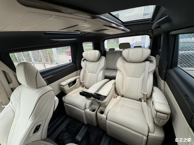 2024款丰田埃尔法2.5L智能座舱七座豪华商务现车热卖中