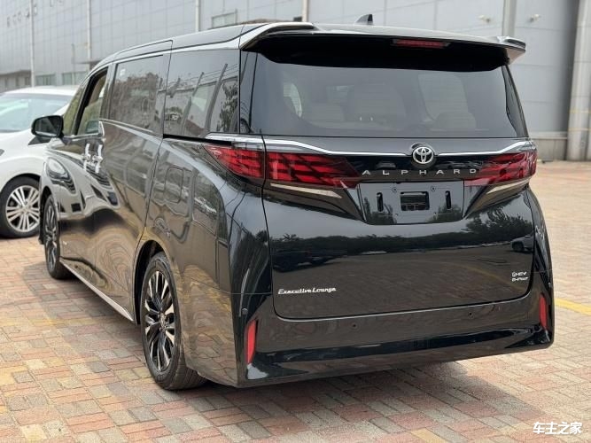 2024款丰田埃尔法2.5L智能座舱七座豪华商务现车热卖中