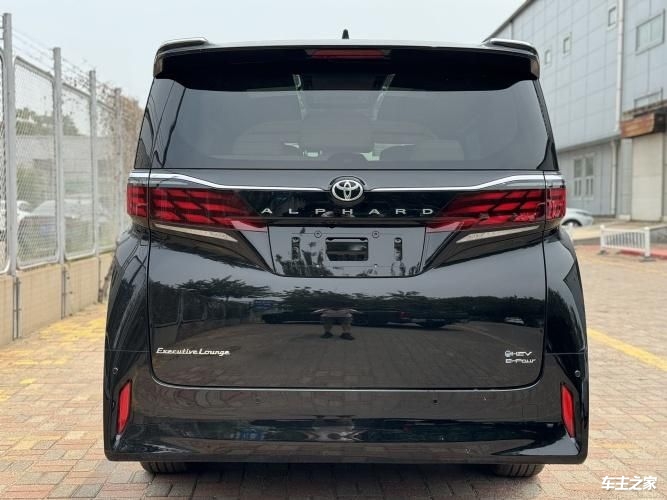 2024款丰田埃尔法2.5L智能座舱七座豪华商务现车热卖中