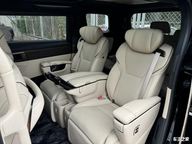 2024款丰田埃尔法2.5L智能座舱七座豪华商务现车热卖中