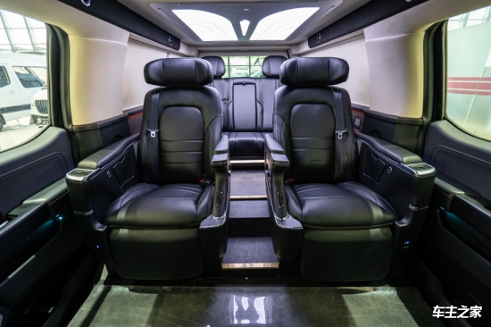 DSC04631.jpg 福特勇猛者猛禽平顶版宁夏落地多少钱